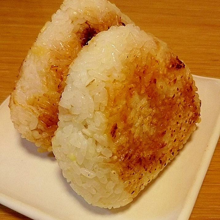 子供も大好き チーズ焼おにぎり レシピ 作り方 By ちょびちゃん035 楽天レシピ 子供も大好き チーズ焼おにぎり レシピ 作り方 By ちょびちゃん035 楽天レシピ